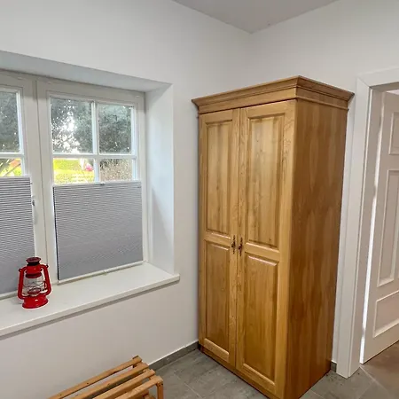 Appartement Friesenhaus Ebbe Fuer 6 Gaeste Mit Grossem Garten Stadland