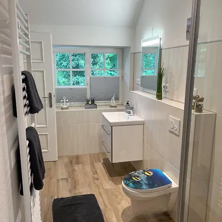 Friesenhaus Fuer 6 Gaeste Mit Grossem Garten Apartamento *