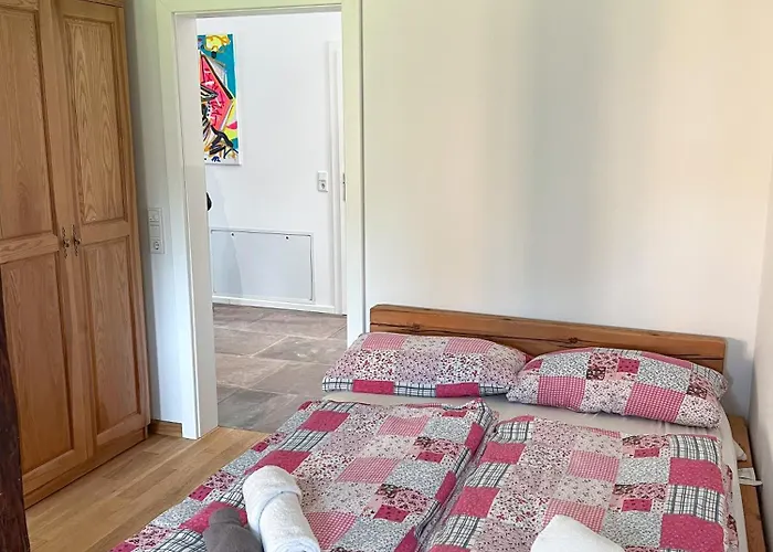 Friesenhaus Fuer 6 Gaeste Mit Grossem Garten Stadland