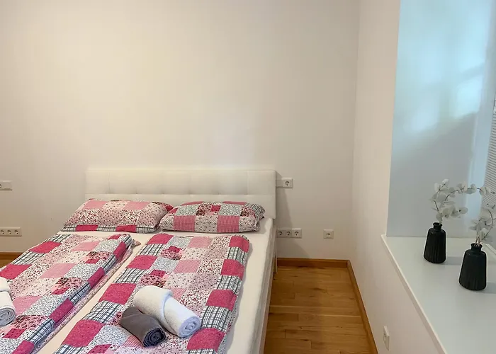 Lejlighed Friesenhaus Fuer 6 Gaeste Mit Grossem Garten